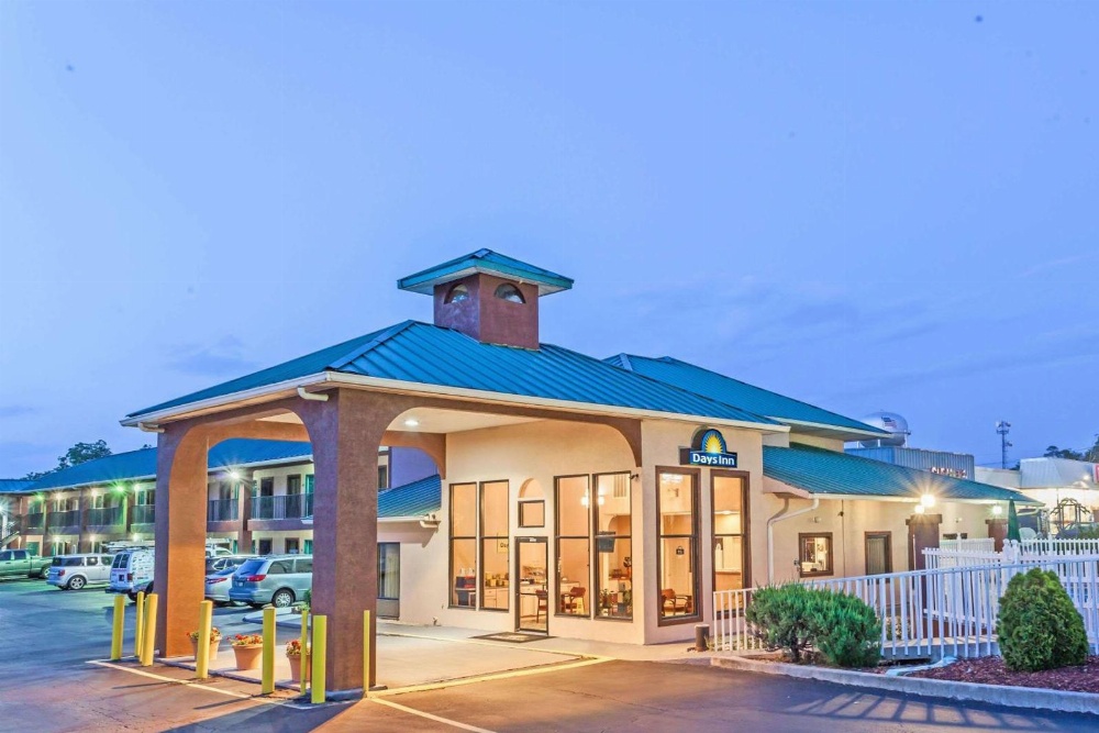 Days Inn by Wyndham Jackson Main image